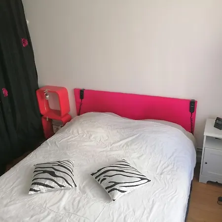Appartamento 4 Pièces Parking, Proche Paris, 3 Chambres, 5 Lits Courbevoie